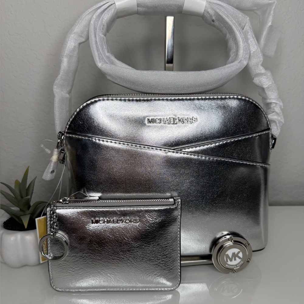 3 pcs MICHAEL KORS Jet Set Travel Dome Crossbody Bag, Coinpouch & Purse Hook!